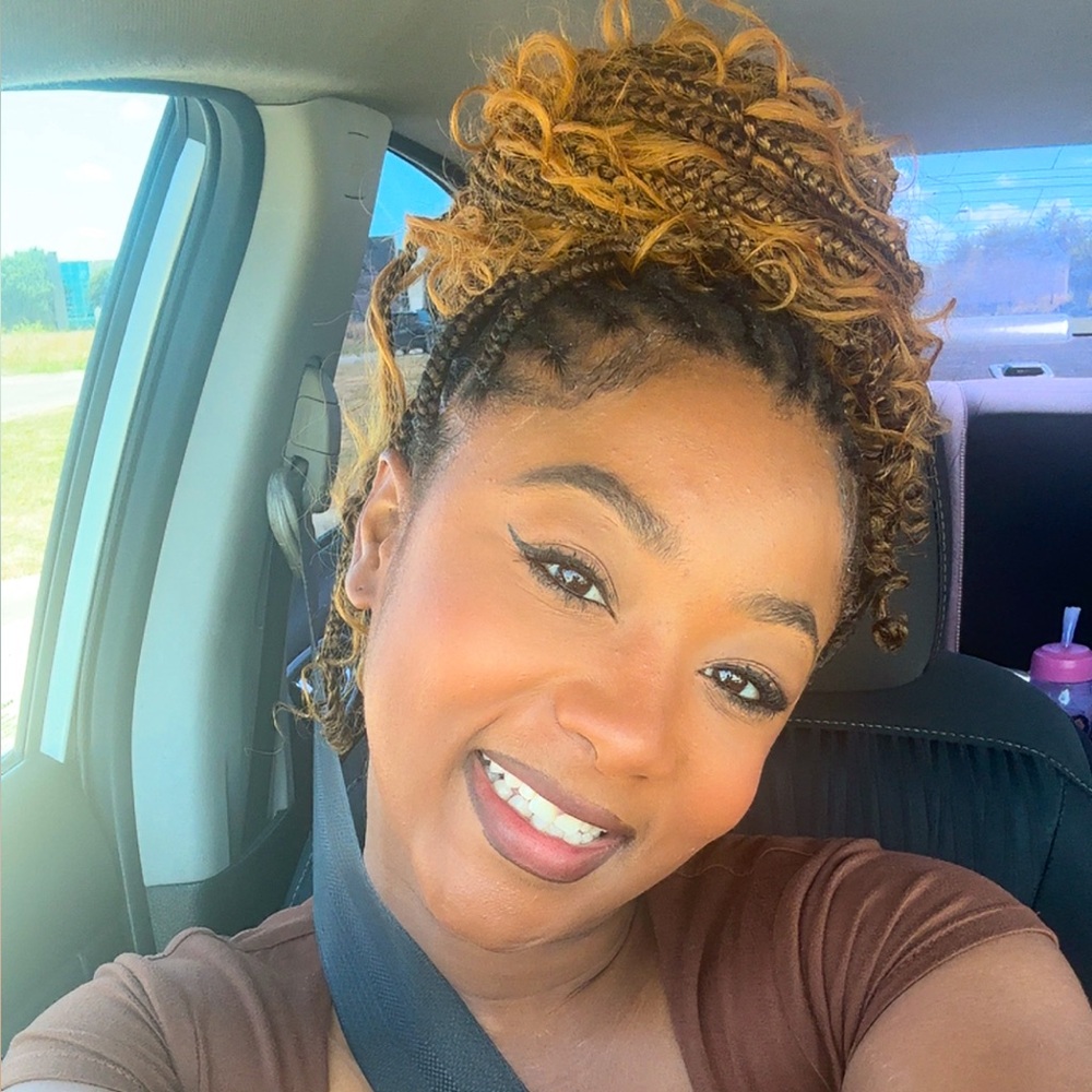 Meet your Posher, Daisha